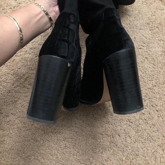 ❌SOLD❌Stuart Wietzman Hijack Velvet Croc Embossed - Picture 7 of 10